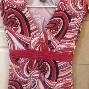 Hot pink/white/black top with v neck